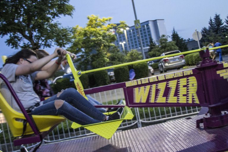Clowns Unlimited Twin Spin Spinning Carnival Ride